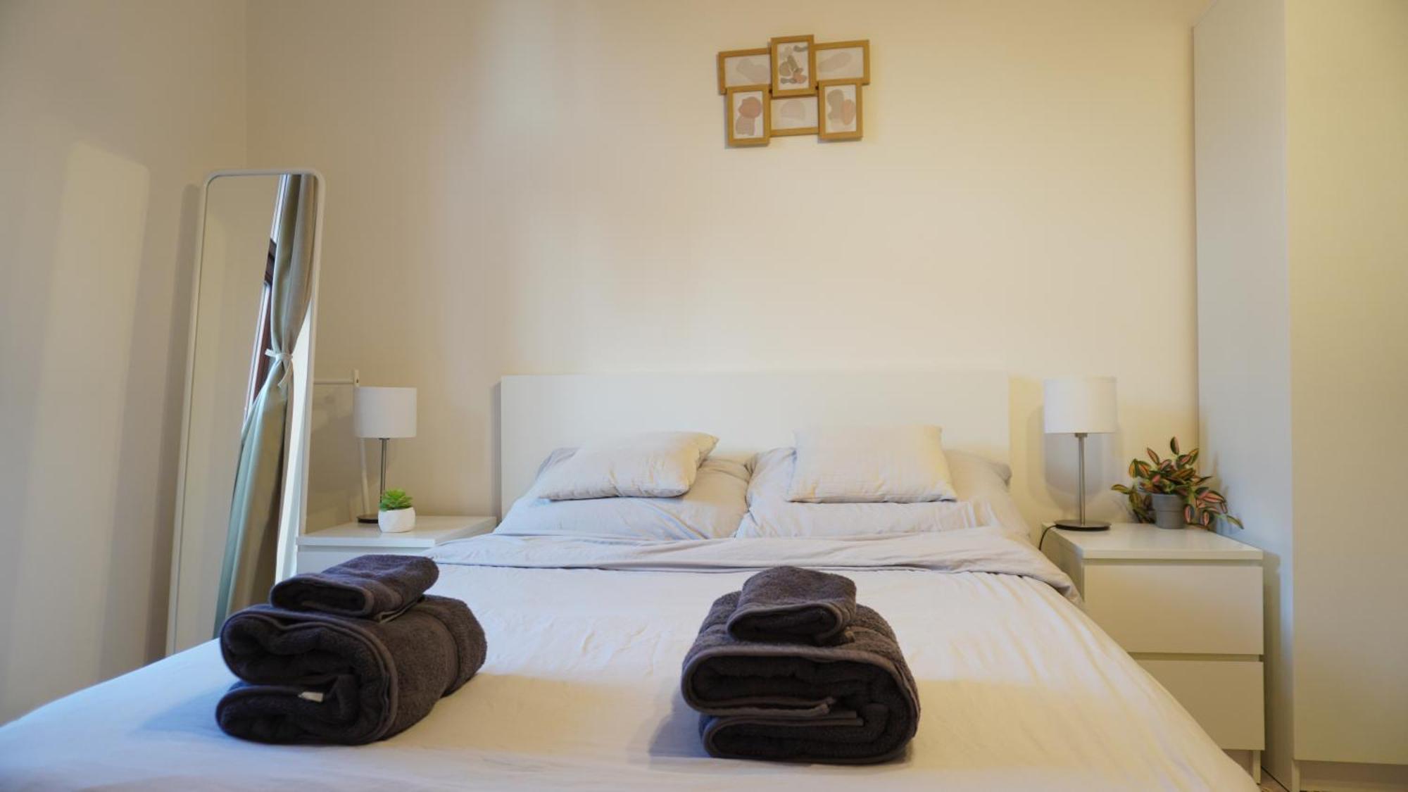 Flat With Balcony And Garage Appartement Praag