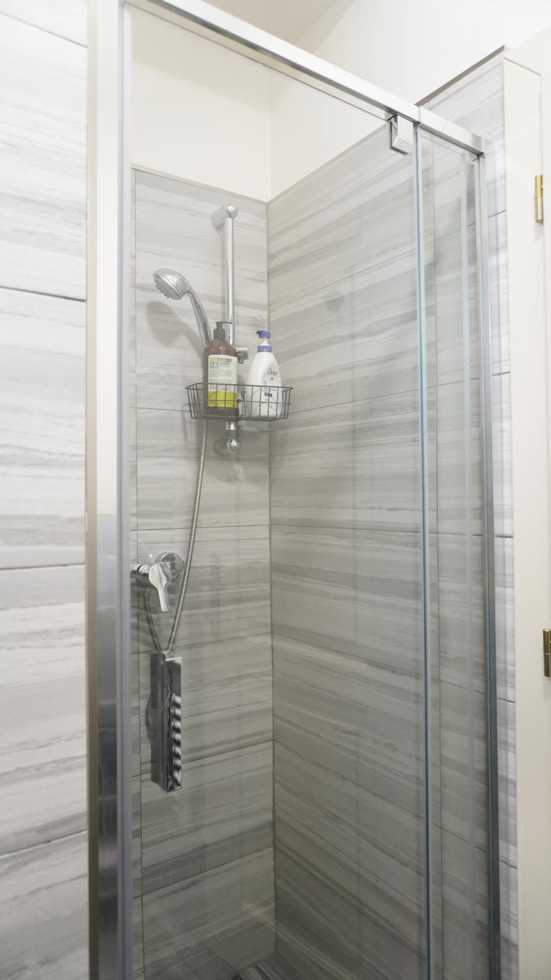 Appartement Flat With Balcony And Garage Praag