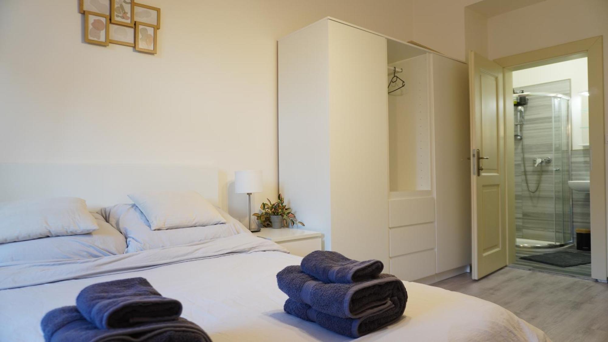 Appartement Flat With Balcony And Garage *