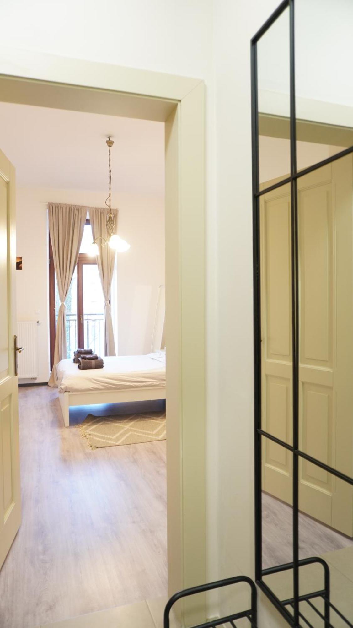 Appartement Flat With Balcony And Garage